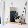 Hanah Home Estantería de Pared de Madera de Abeto en Nogal con Detalles de Cuerda